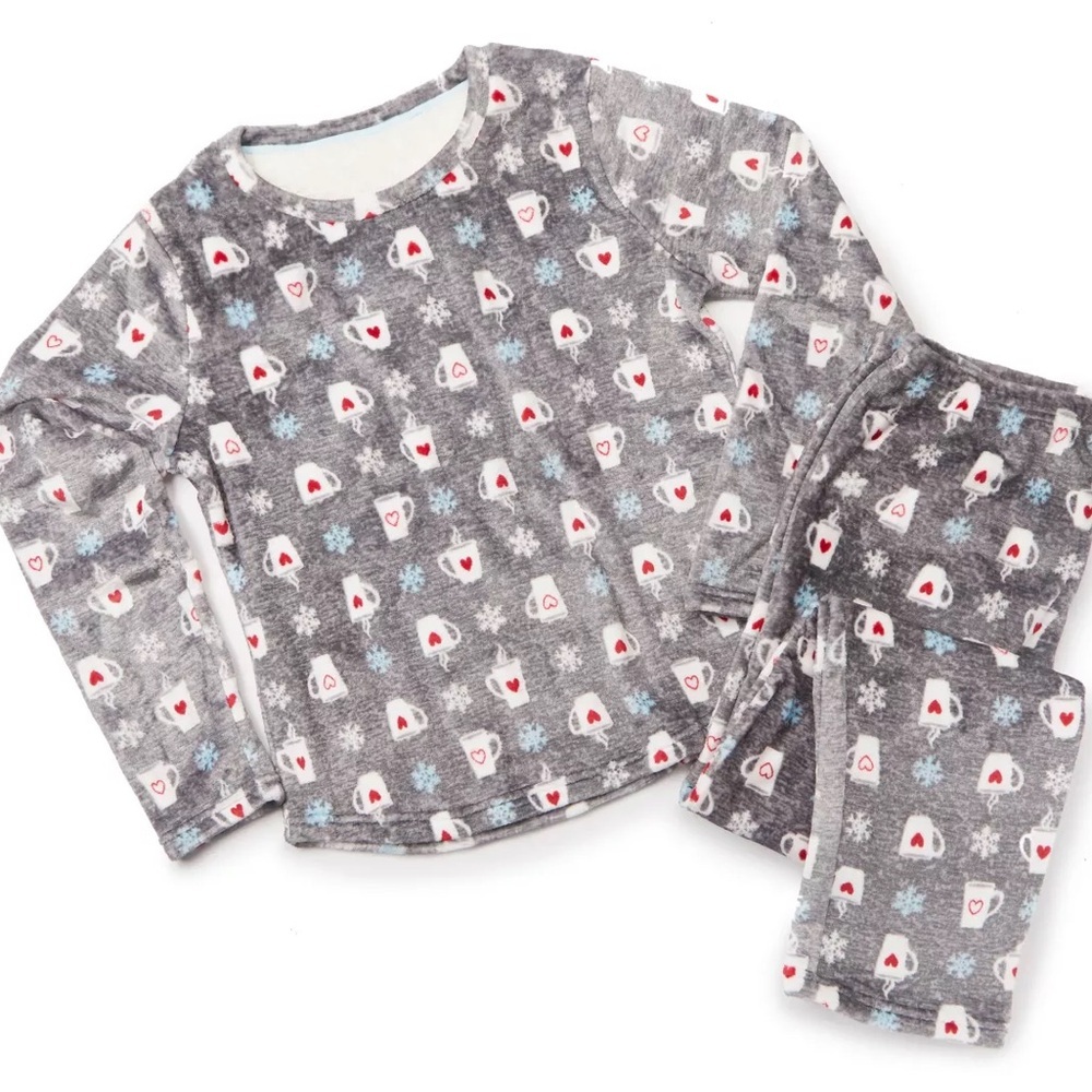 PJ ESSENTIALS fleece pajama set